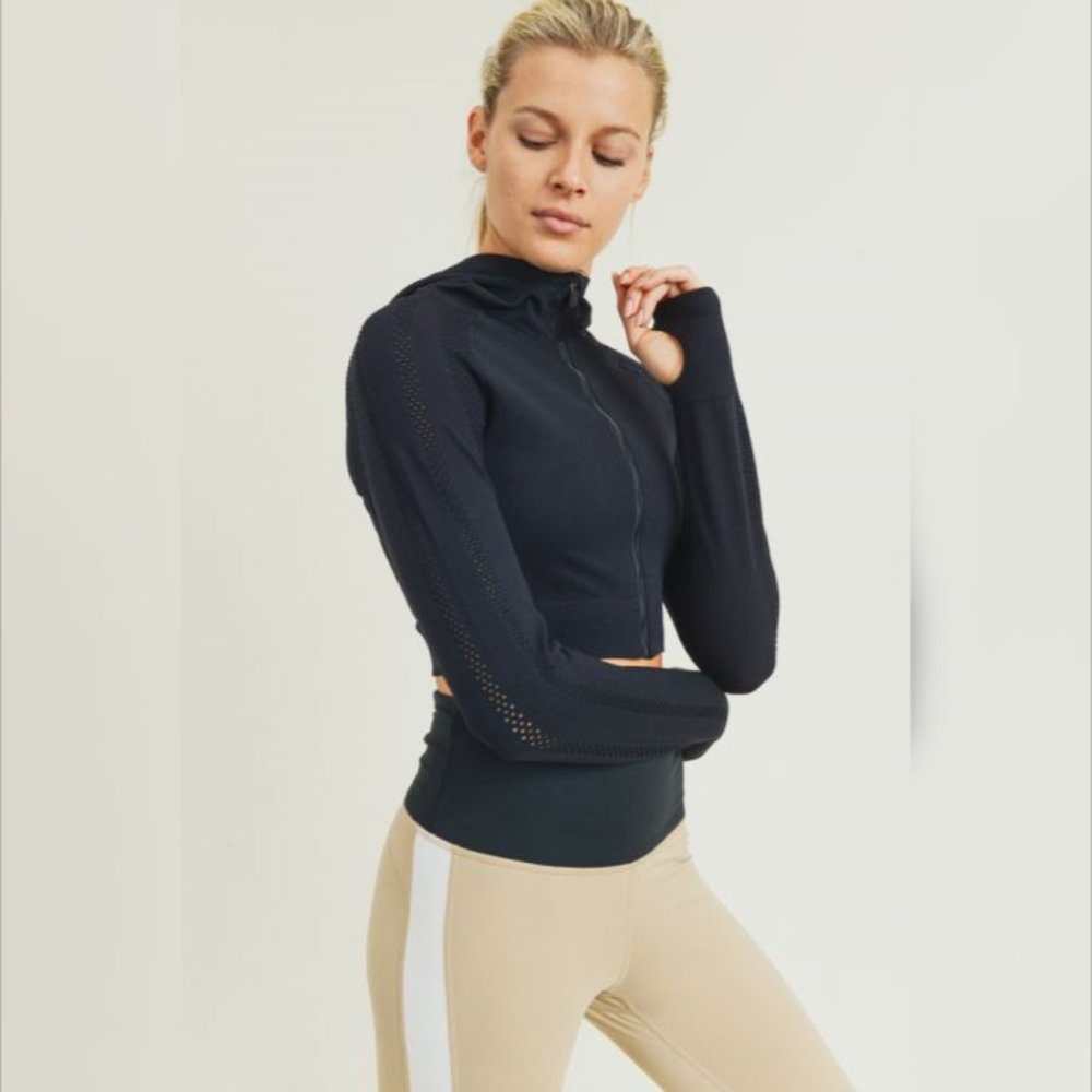 Hybrid Seamless Perforated Crop Hoodie Jacket - Picture 3 of 8